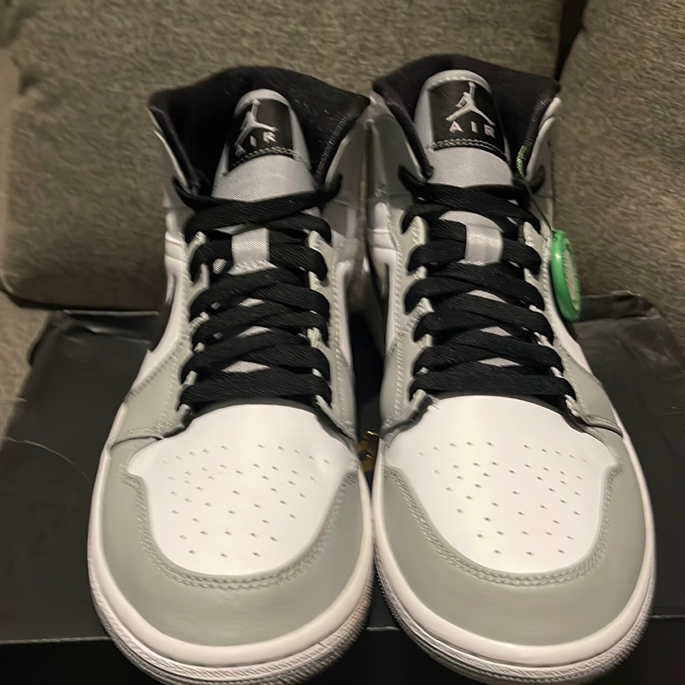 Air Jordan 1 mid